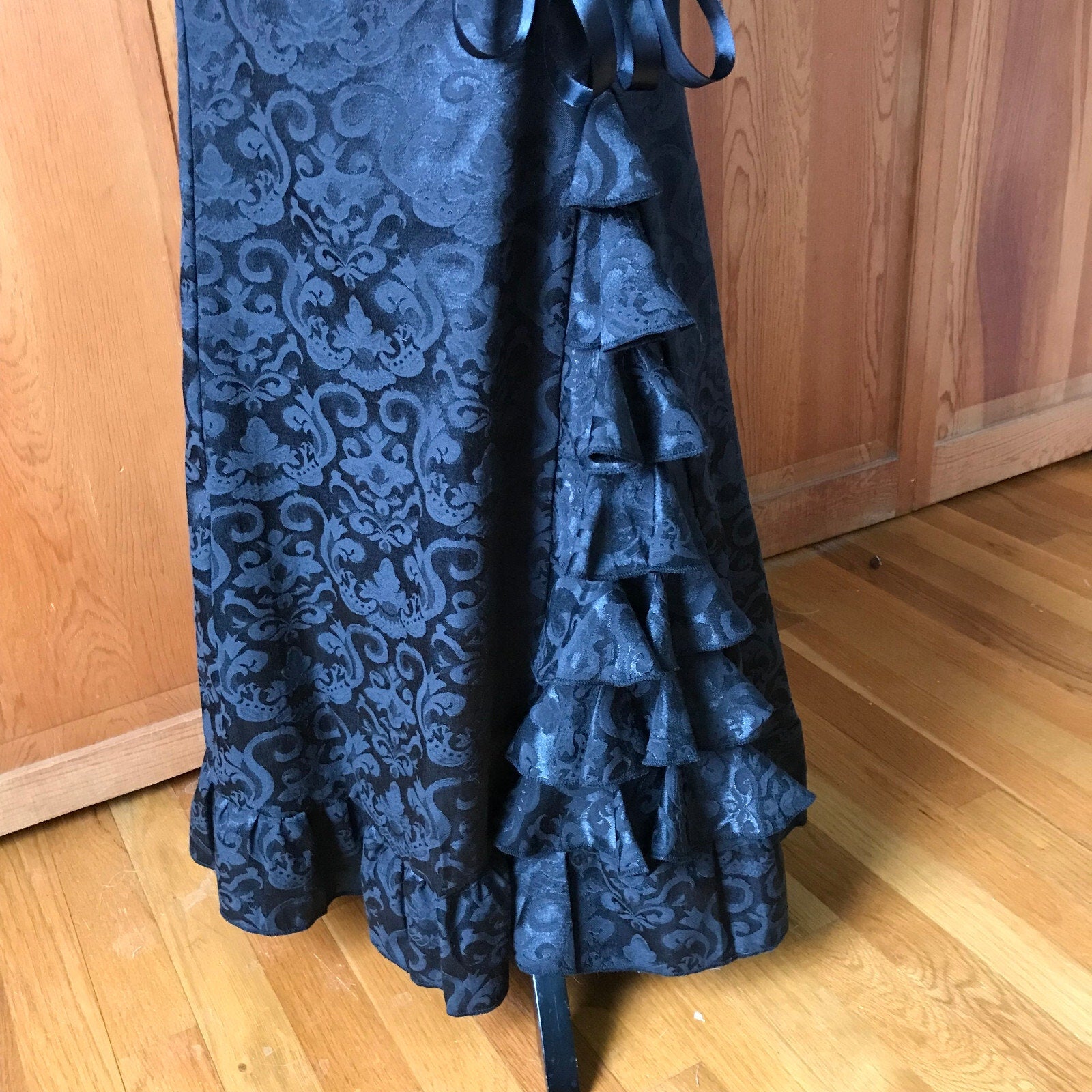 Gothic Victorian Visual Kei Night-Bound Jacquard Lace-Up Ruffle Mermaid Skirt