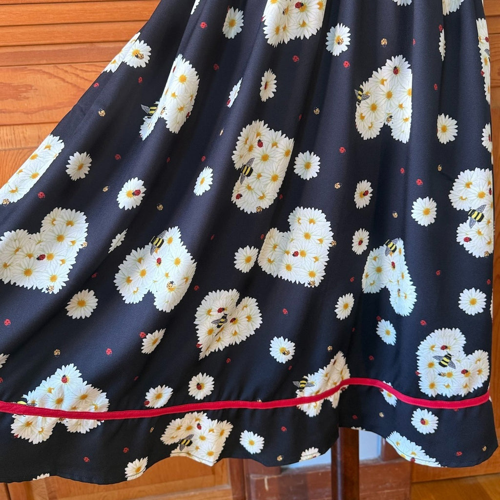 Voodoo Vixen EGL Lolita Dollcore Retro Daisy Heart Bee Black JSK Dress