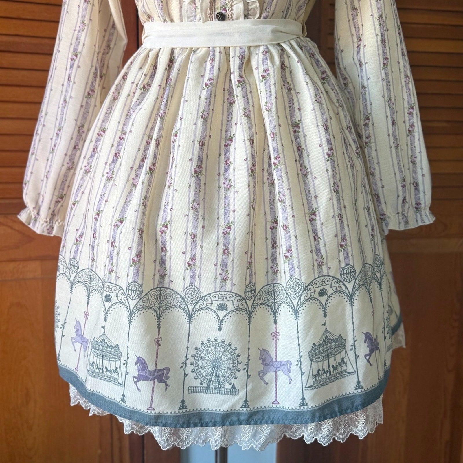 Axes Femme J-fashion Kawaii Victorian Dolly Himekaji Ivory Carousel Dress M