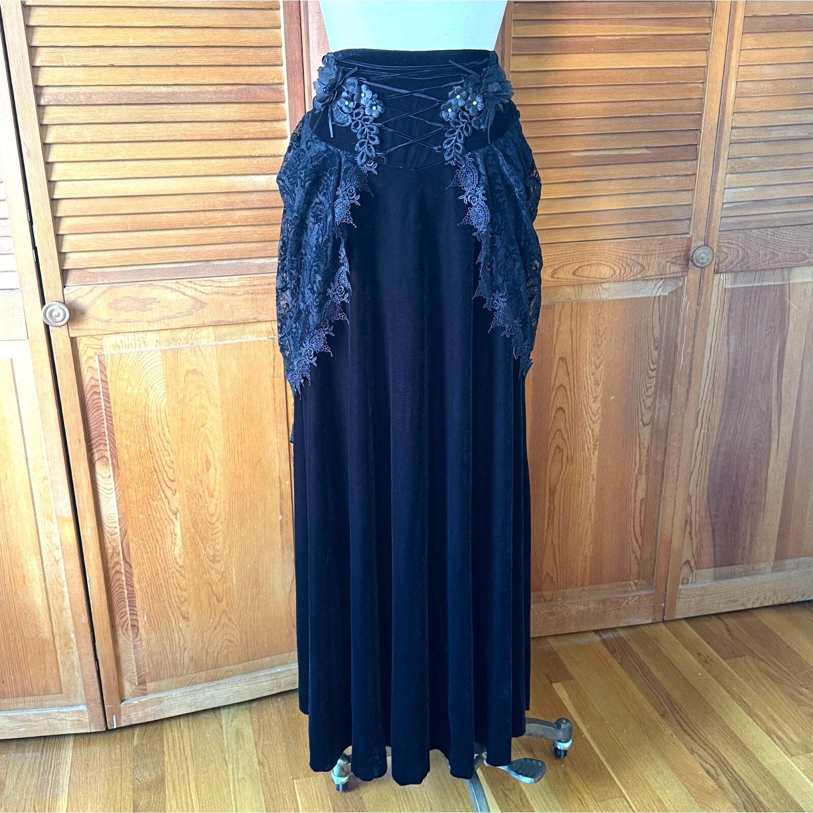 Devil Fashion Gothic Victorian Vkei Black Velvet Flora Queen Long Skirt