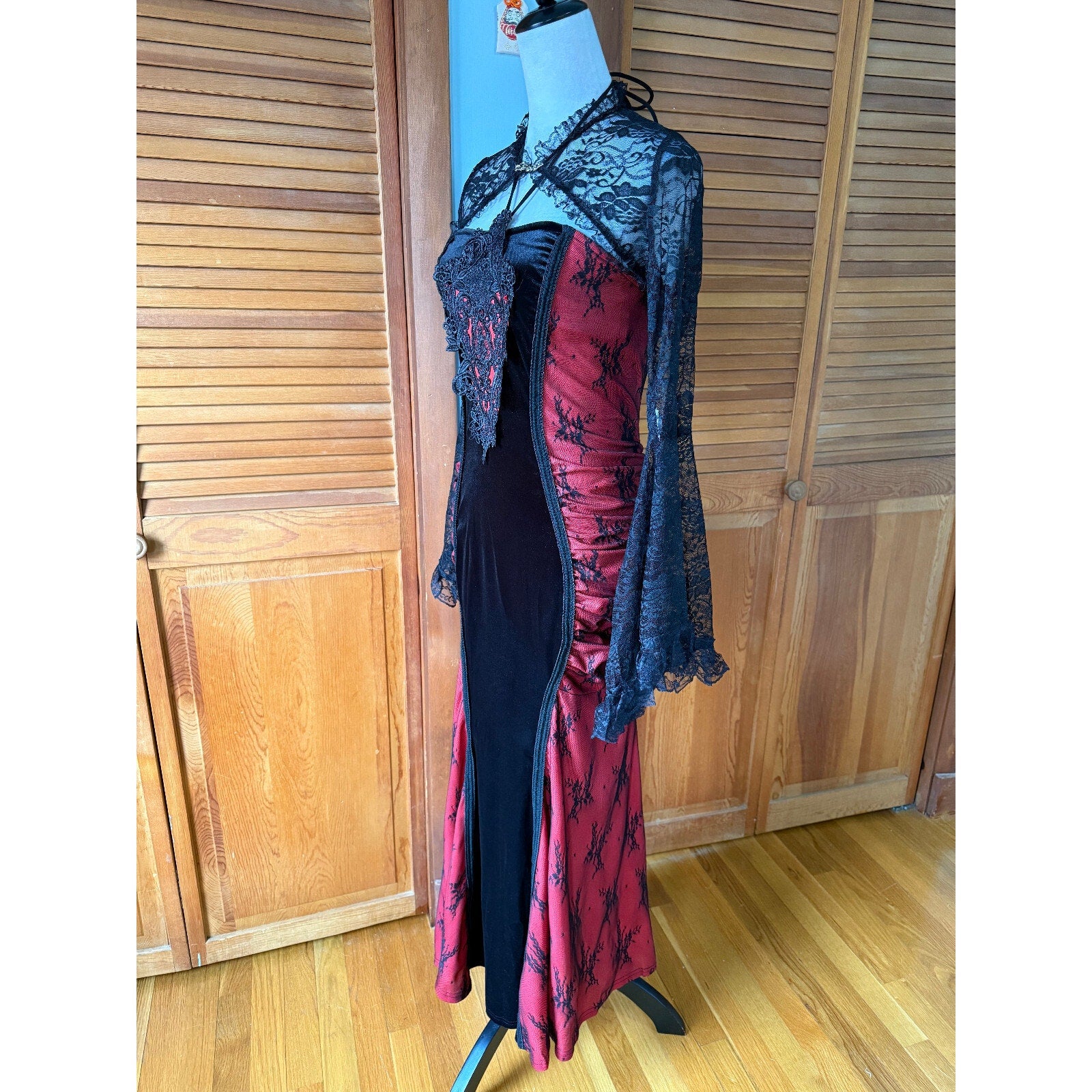Gothic Victorian Vampire Bloody Garden of Delight Black & Red Lace Velvet Gown L