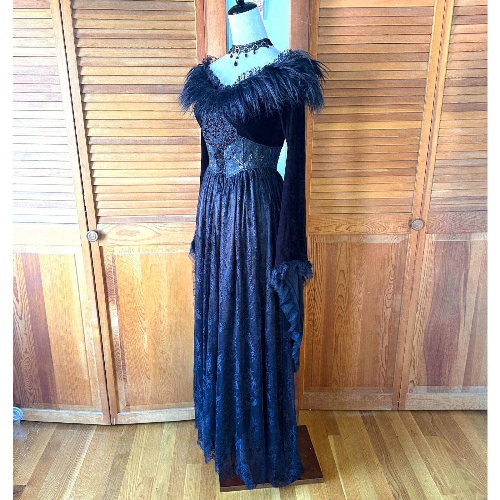 Devil Fashion Gothic Victorian The Beast Inside Black Velvet Lace & Fur Dress
