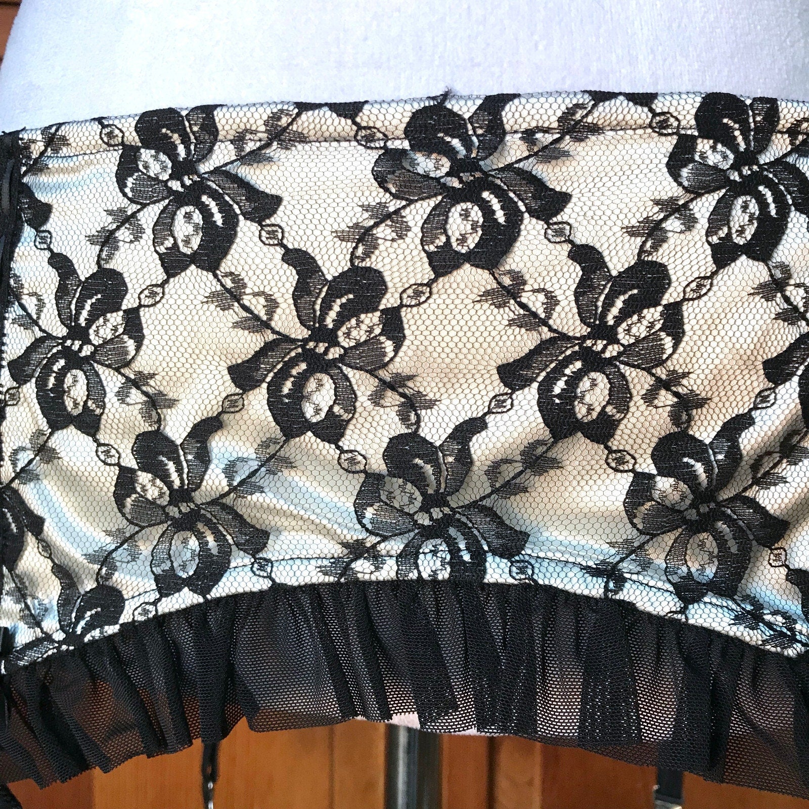 Vintage Lip Service Vaudeville Vamps Gothic Victorian Ivory Garter Belt