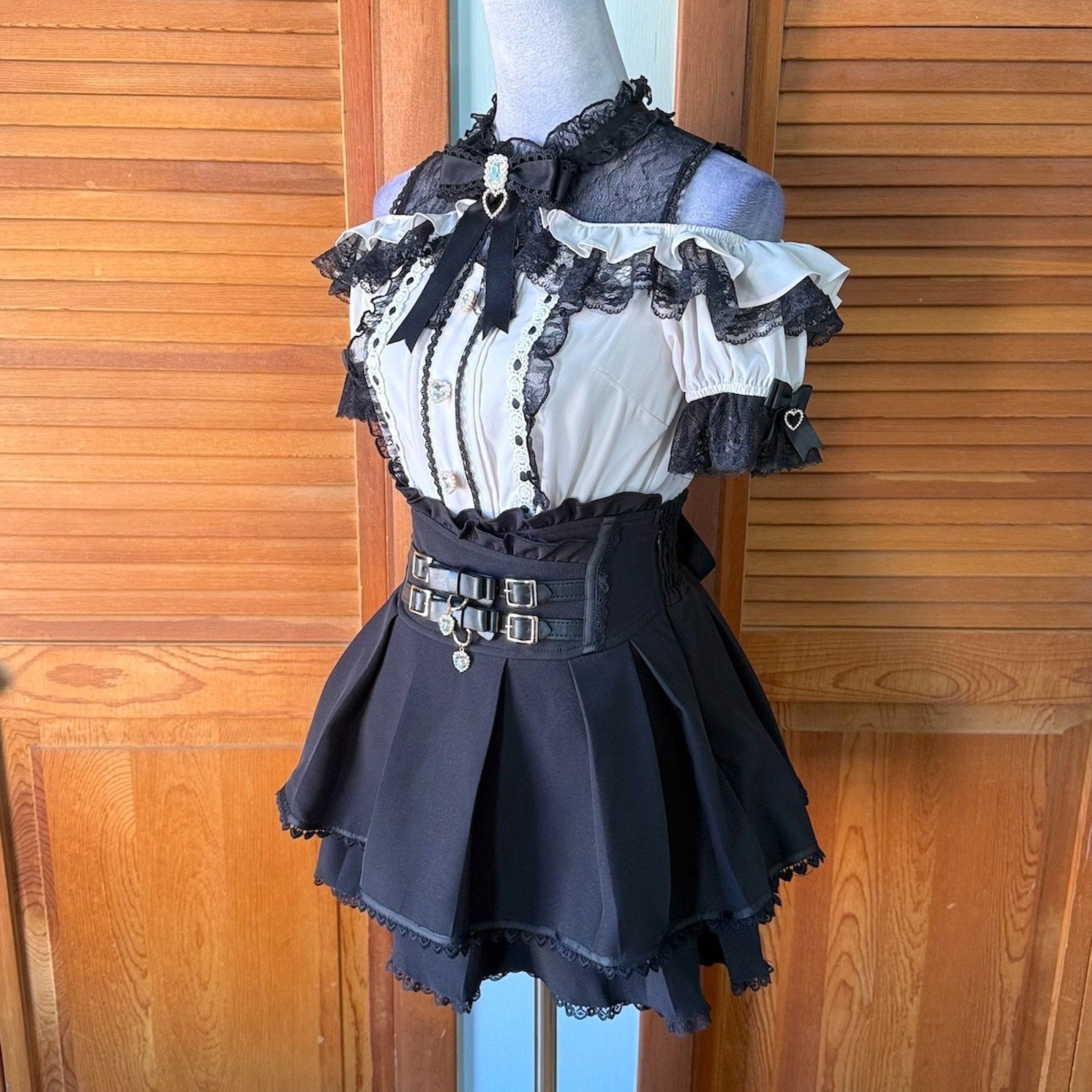 J-Fashion Jirai Kei Gyaru Harajuku Heart & Buckle Top & Skirt Set Up Outfit