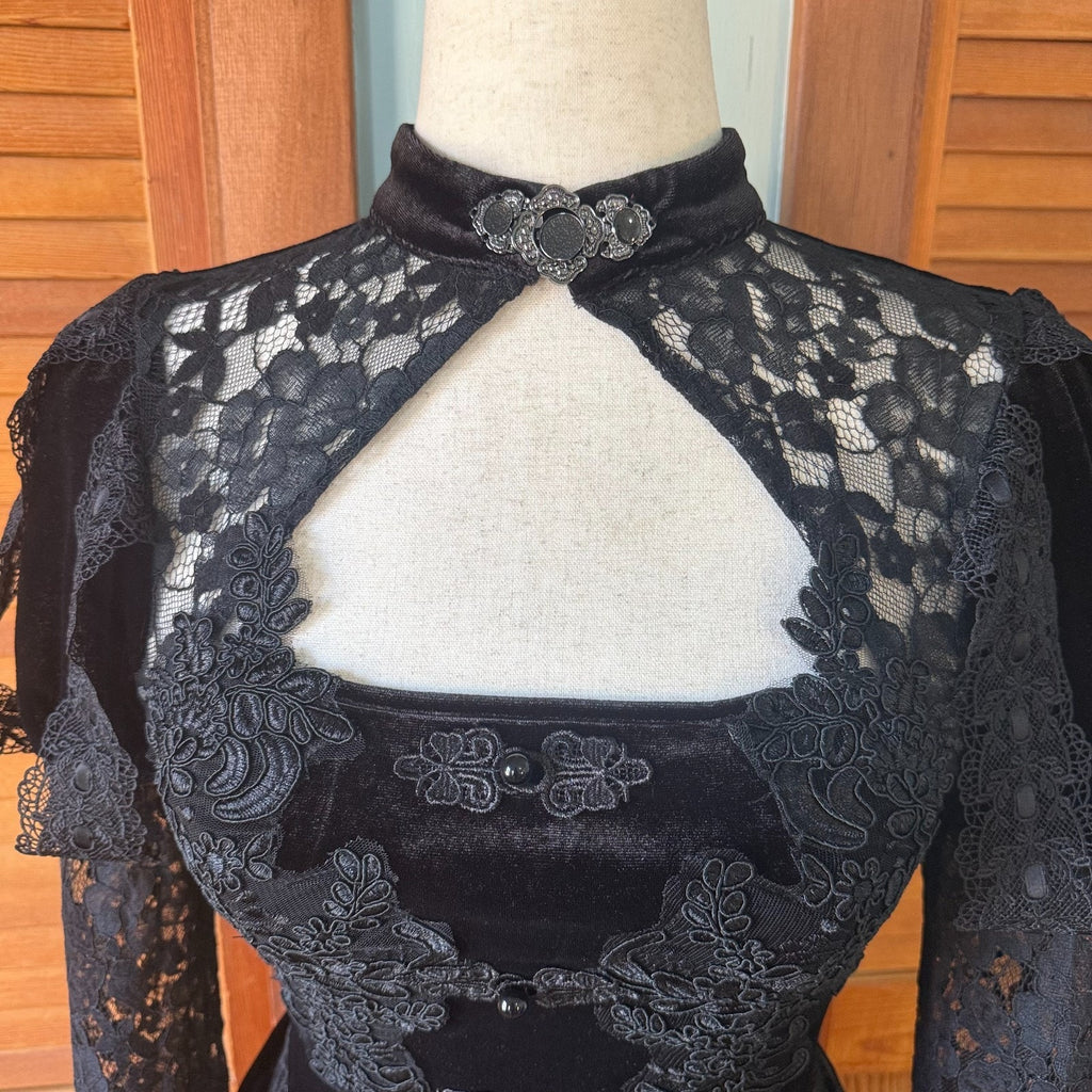 Dark In Love Gothic Victorian Lolita Princess Romantic Black Velvet Dress