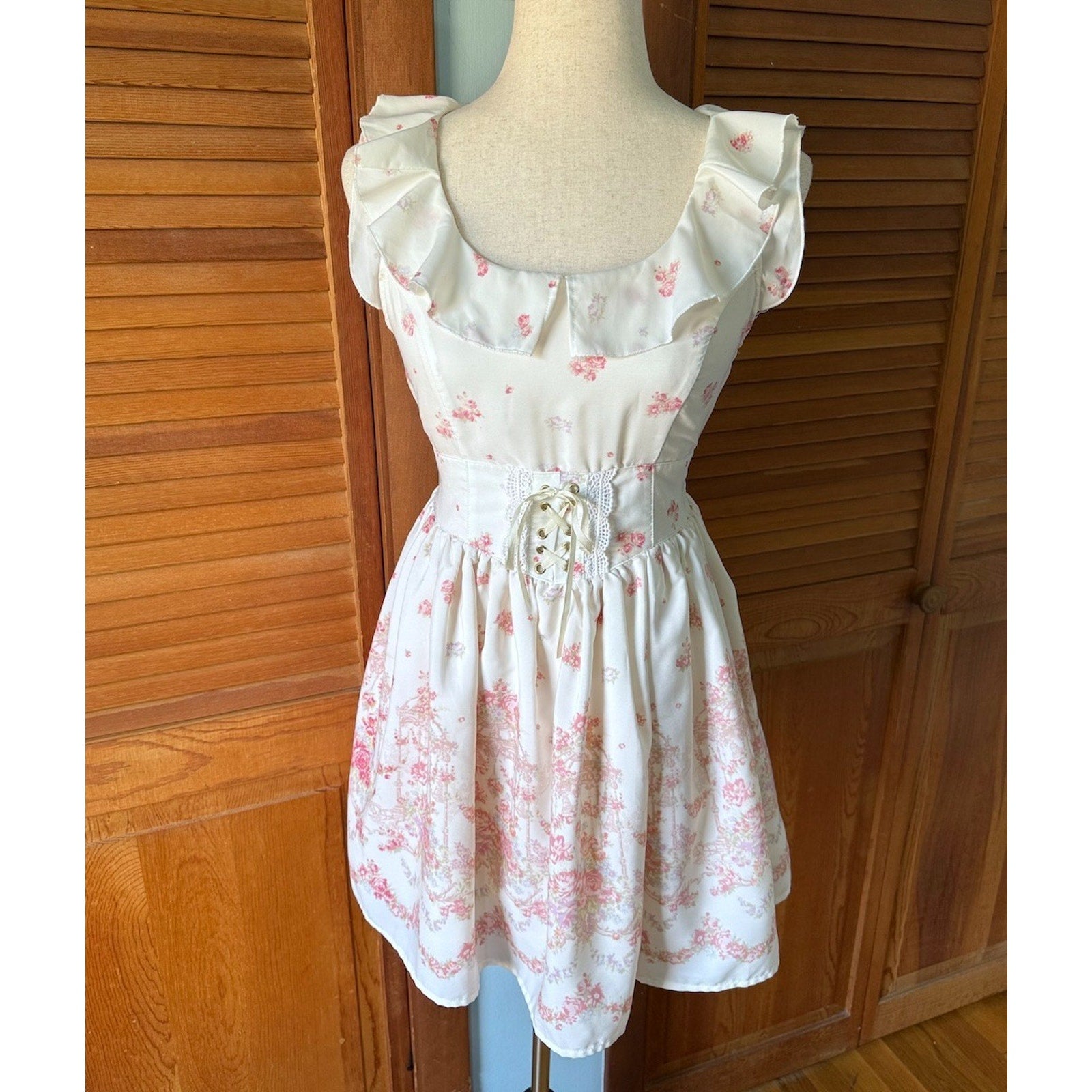 Liz Lisa J-fashion Lolita Jirai Gyaru Dollcore Whimsigoth White Pink Dress XS