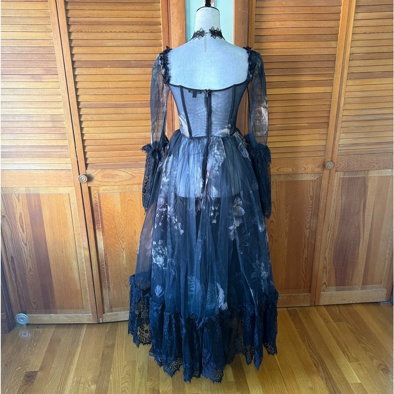 Dolls Kill Gothic Victorian Halloween Queen of Fairies Garden Goth Gown S