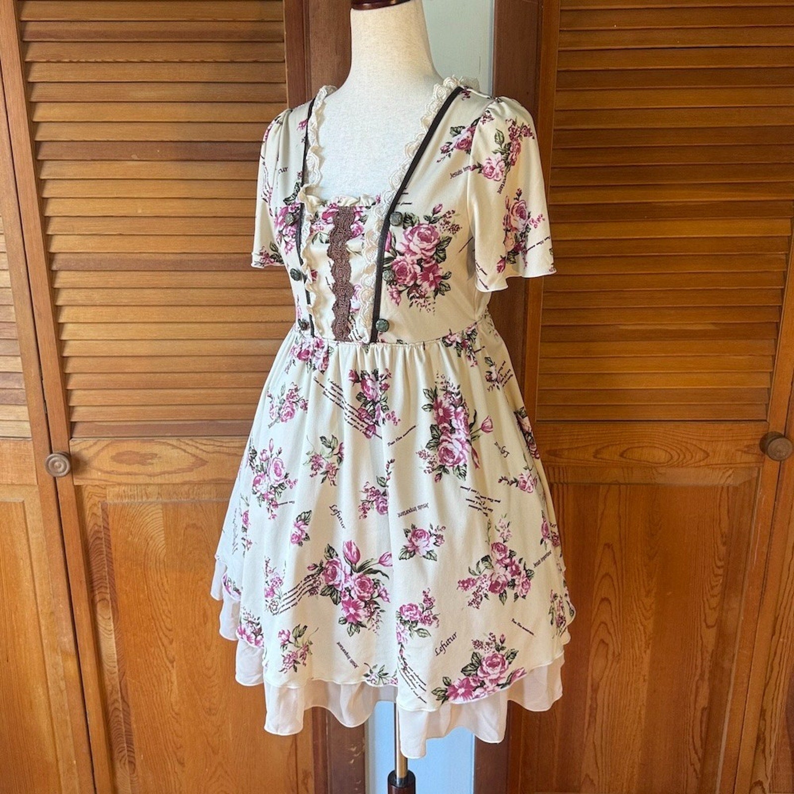 J-fashion Axes Femme Gyaru Himekaji Victorian Dollcore Ivory Rose Dress M-L