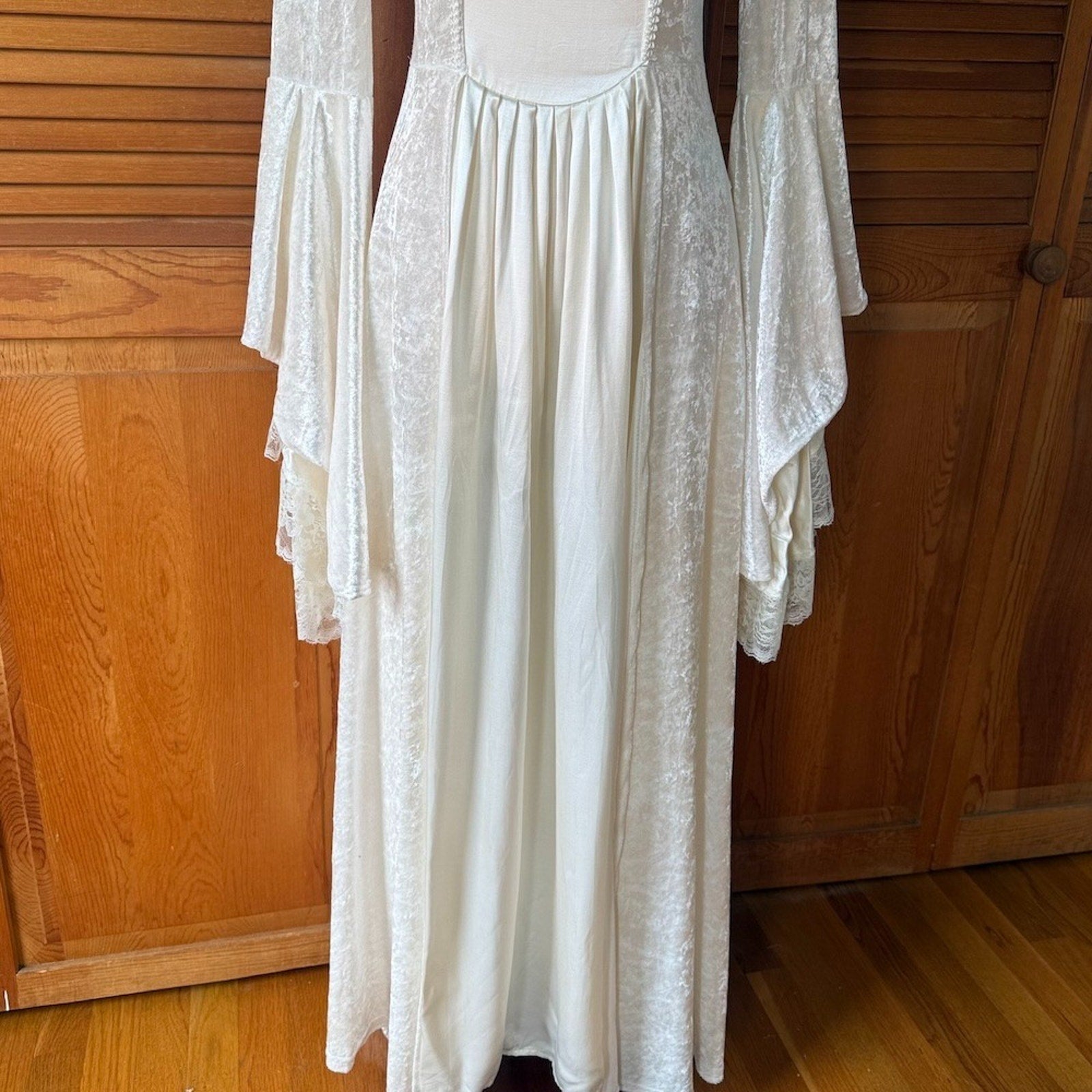 Vintage Lip Service Gothic Victorian Bride of Frankenstein White Velvet Dress S
