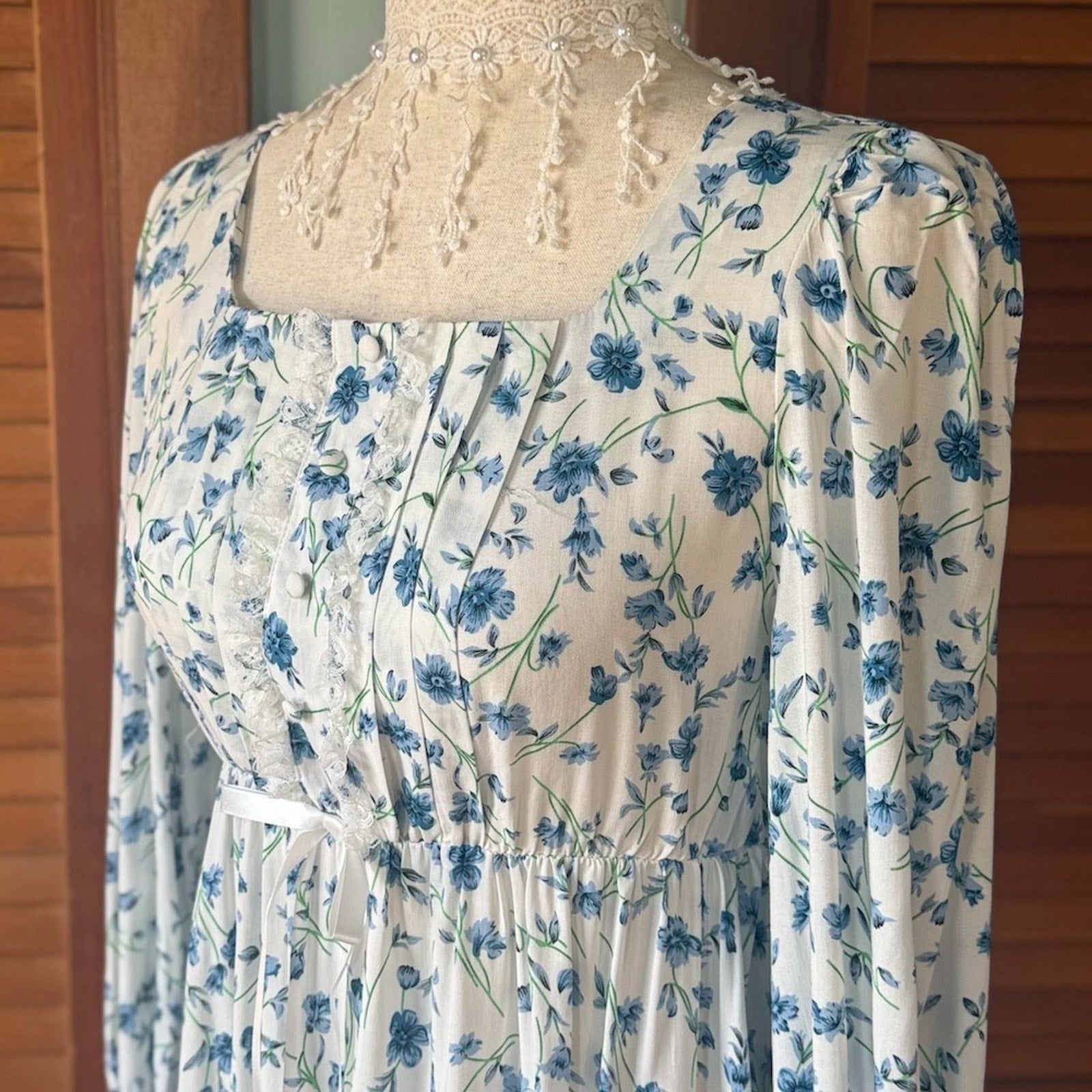 Bodyline J-fashion Gyaru Fairycore Kawaii Dolly White & Blue Floral Dress