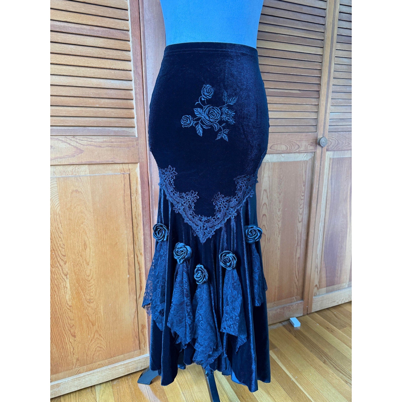 Gothic Victorian Visual Kei Velvet & Lace Black Rose Fury Mermaid Long Skirt