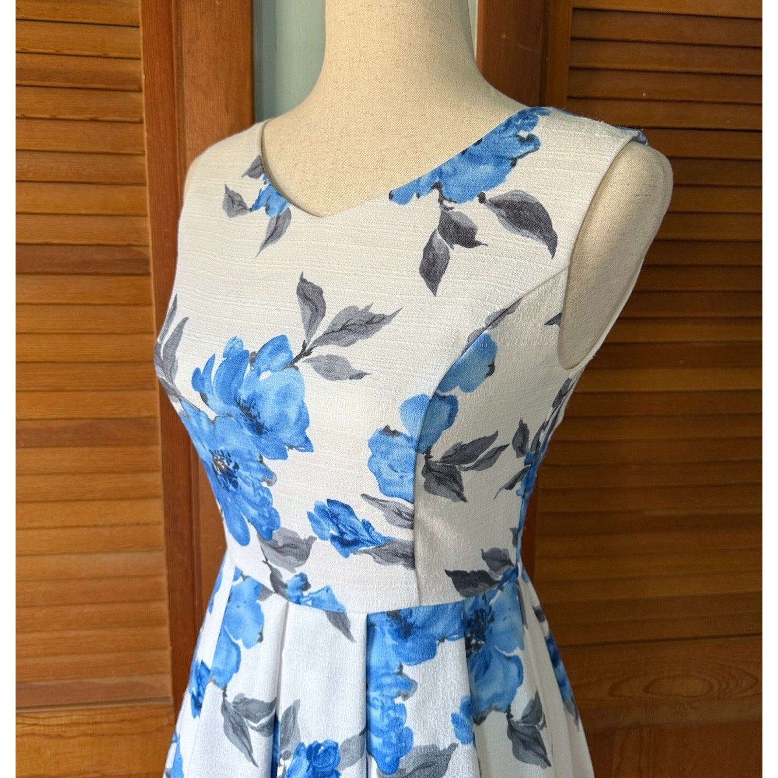 Liz Lisa J-fashion Lolita Jirai Gyaru Dollcore White Blue Blossom Dress S
