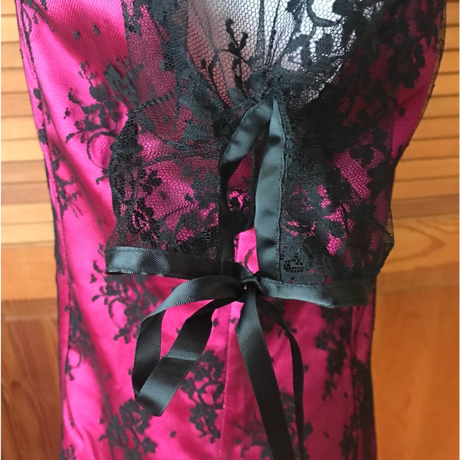 Vintage Lip Service Gothic Victorian Y2K Coquette Fuchsia Black Lace Top XL