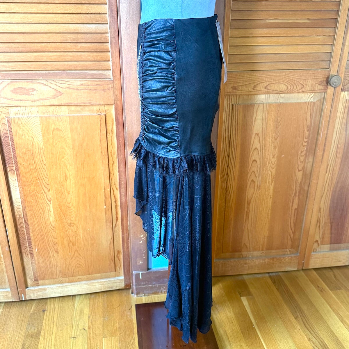 Devil Fashion Spiderweb Enchantment Garden Goth High-Low Skirt