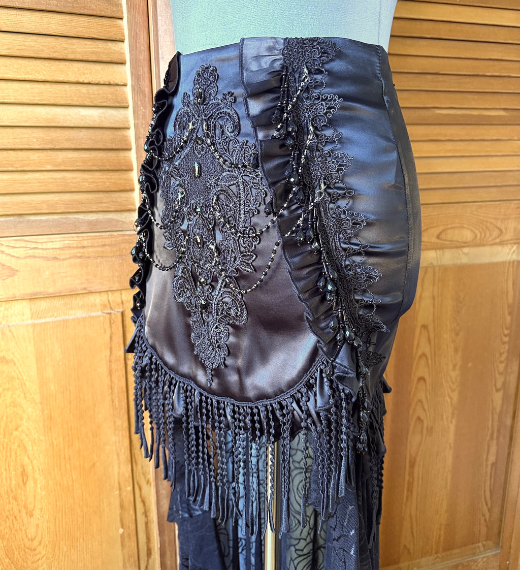 Devil Fashion Gothic Victorian Vkei High-Low Satin Bound by You Chain Skirt