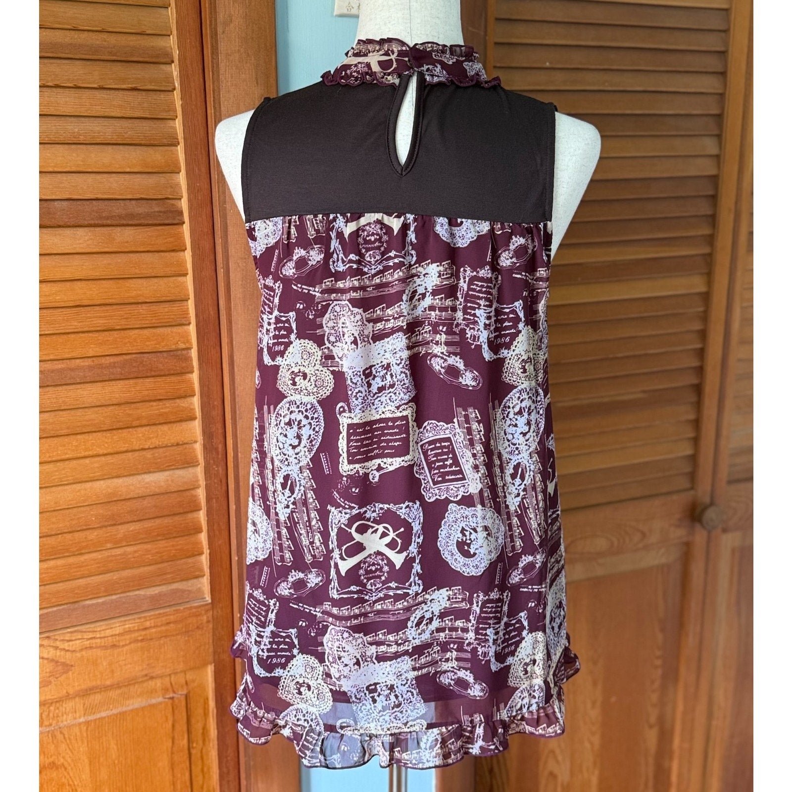 Axes Femme J-fashion Lolita Jirai Gyaru Kawaii Music Brugundy Tunic Top M