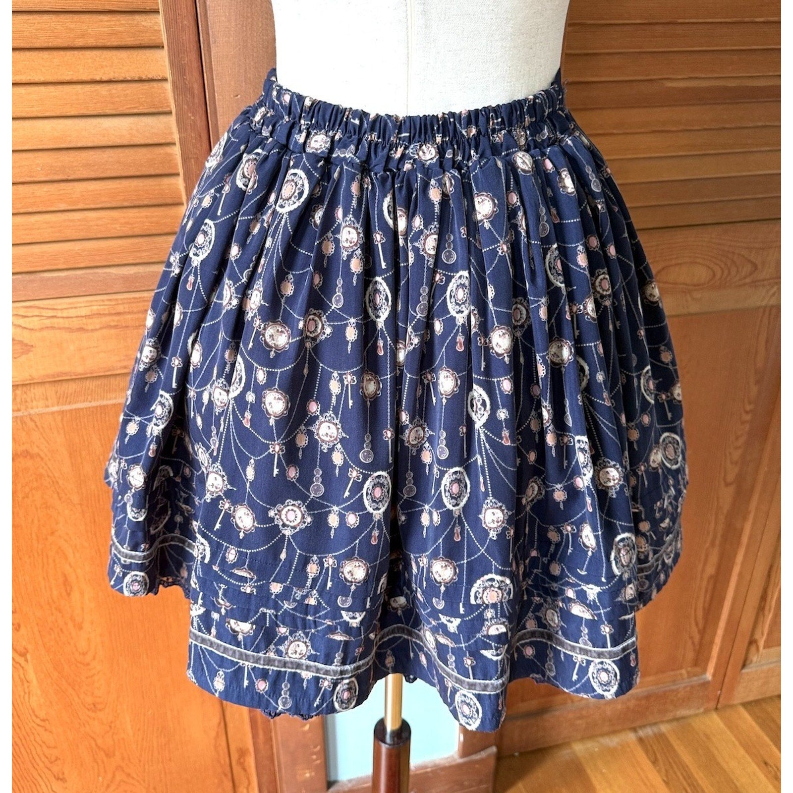 Axes Femme Lolita EGL Victorian Kawaii Dollcore Dark Blue Medallion Skirt M