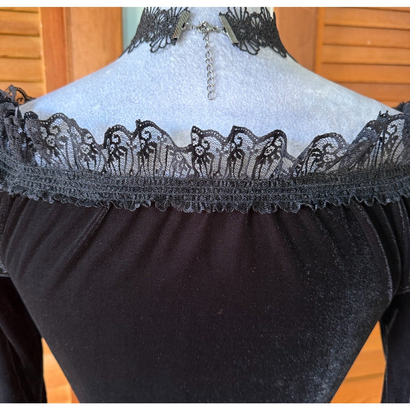 Devil Fashion Gothic Victorian Vampire Black Velvet Beaded Rose & Lace Top