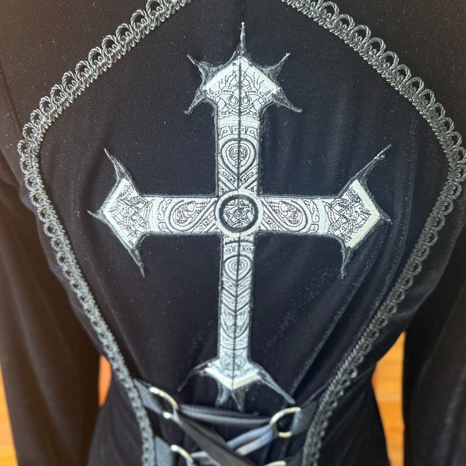 Vintage Phaze UK Gothic Victorian Vampire Aristocrat Y2K White Cross Jacket XS-S