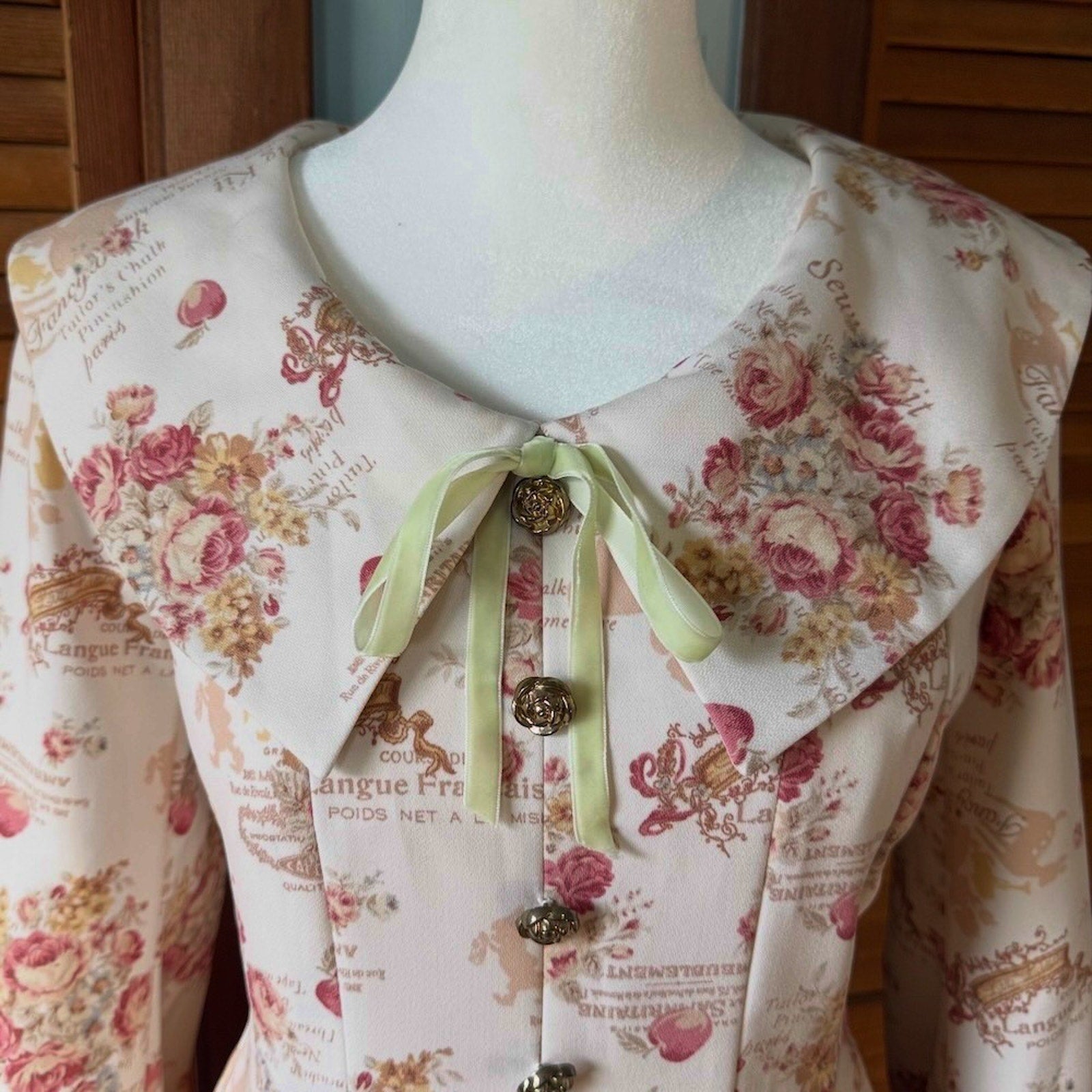 Liz Lisa J-fashion Gyaru Himekaji Victorian Rose Ivory Lace-Up Back Dress XS