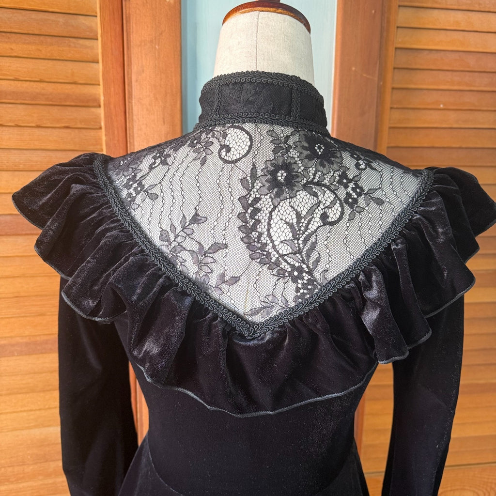 Dark In Love Gothic Lolita Victorian Vampire Black Velvet Yours Truly Dress