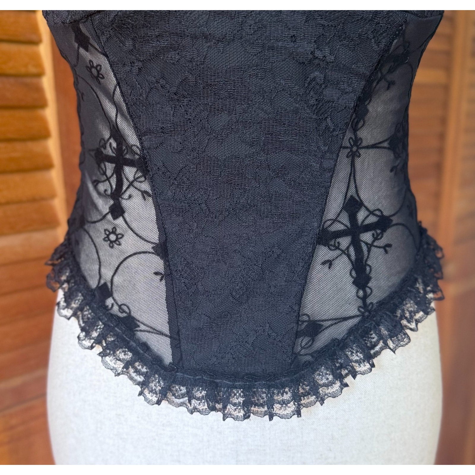 Gothic Lolita Victorian Vampire Vkei EGL Black Lace Cross & Chain Cami Top