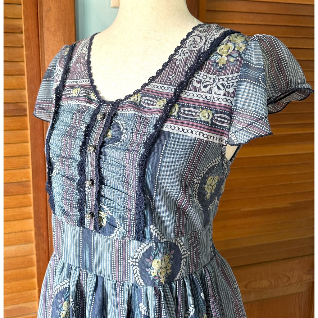 Axes Femme J-Fashion Jirai Kei Himekaji Blue Yellow Flower Medallion Dress M