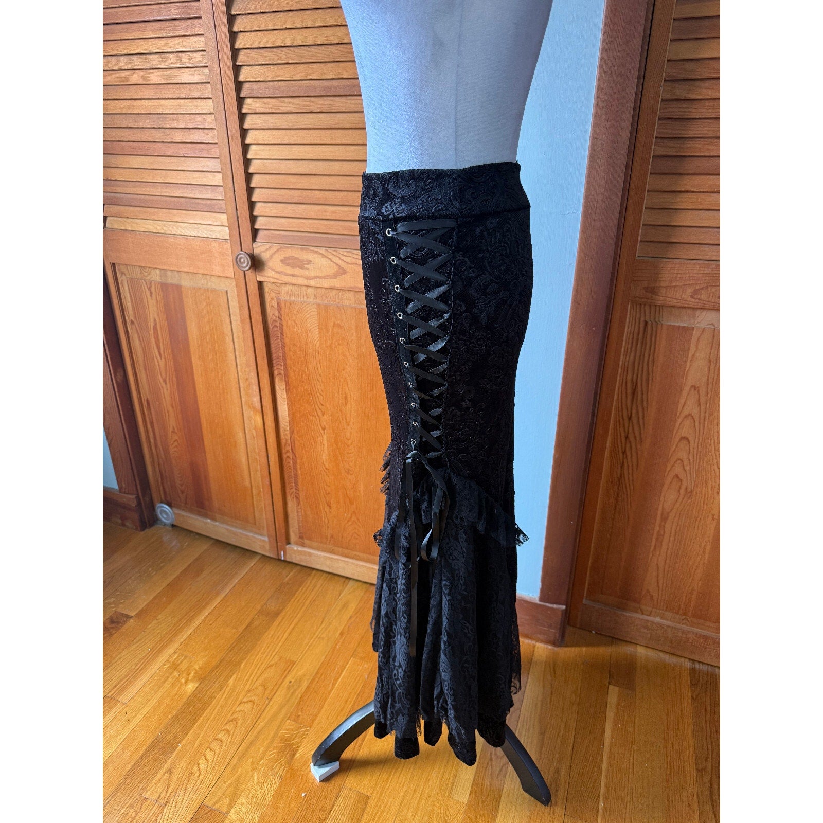 Gothic Victorian Vkei Velvet Eden Black Damask Velvet Lace-Up Ruffle Skirt