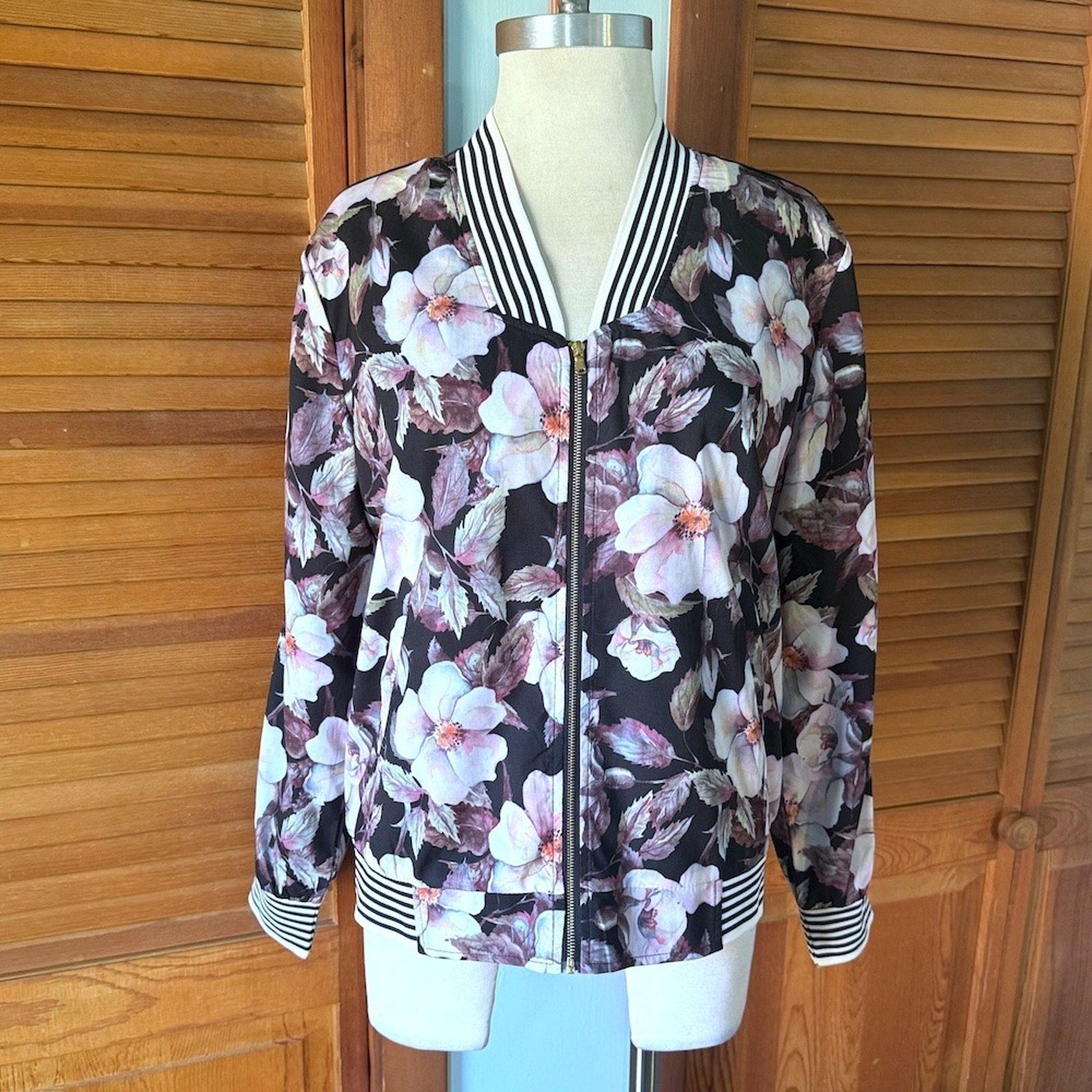 Garden Goth Victorian Romatic Cottagecore Black White Hibiscus Light Jacket M