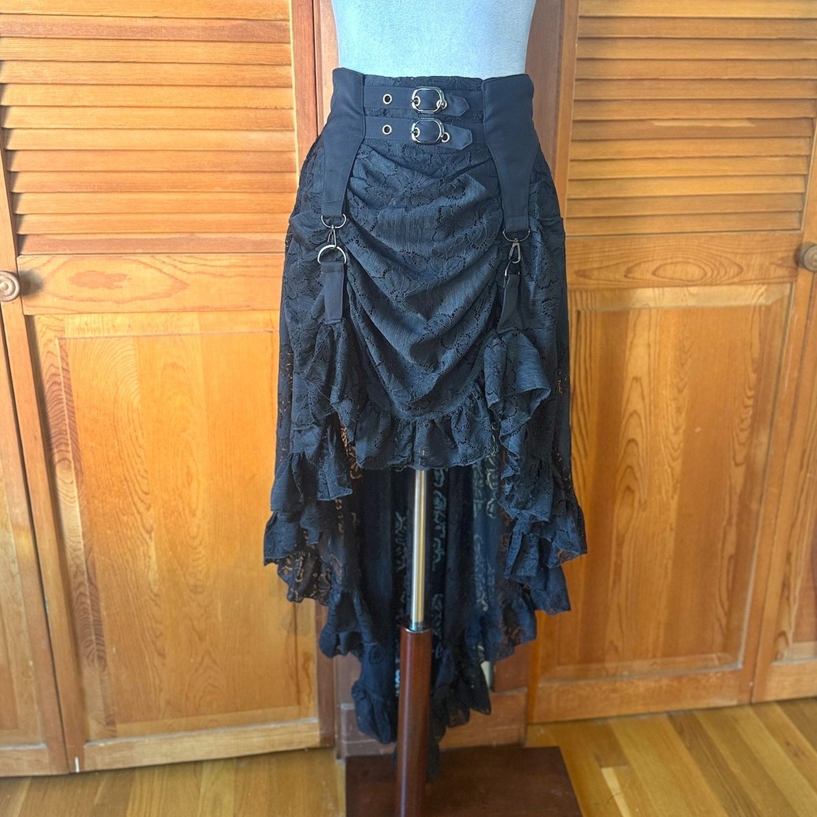 Dark in Love Gothic Victorian Vampire Vkei Black Lace Garter & Buckle Skirt