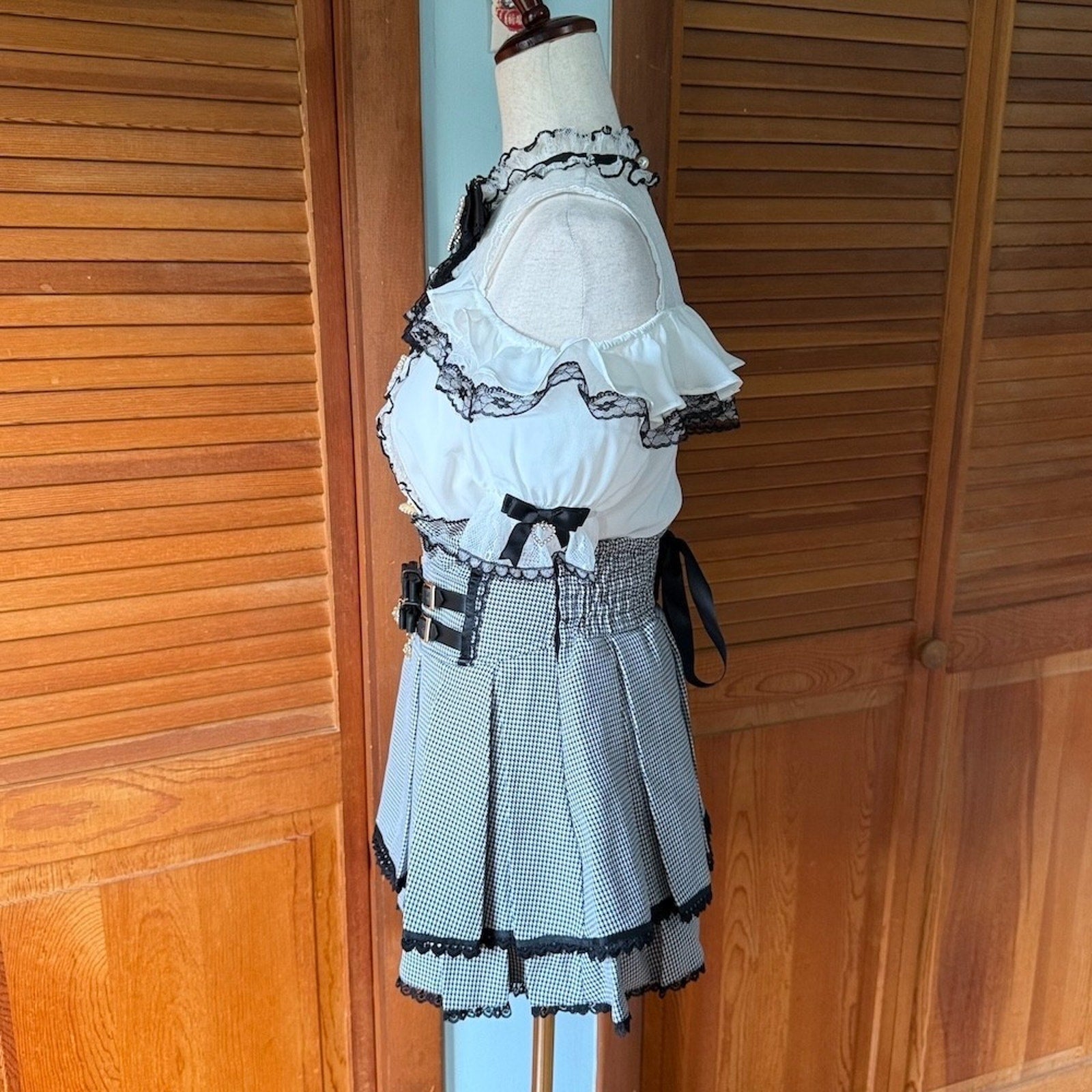 J-Fashion Jirai Kei Gyaru Harajuku Black White Top & Skirt Set Up Outfit