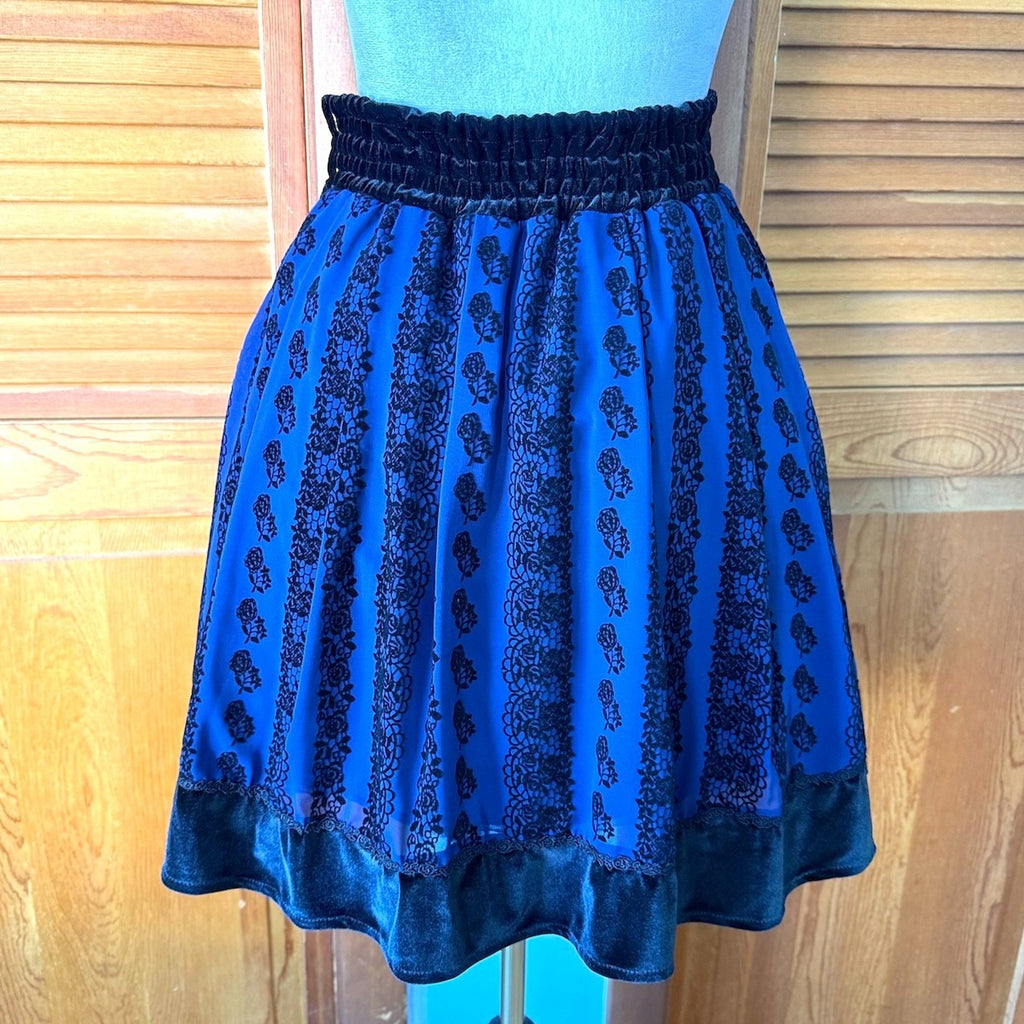 Axes Femme J-fashion Gothic Lolita EGL Blue Chiffon Black Velvet Rose Skirt M