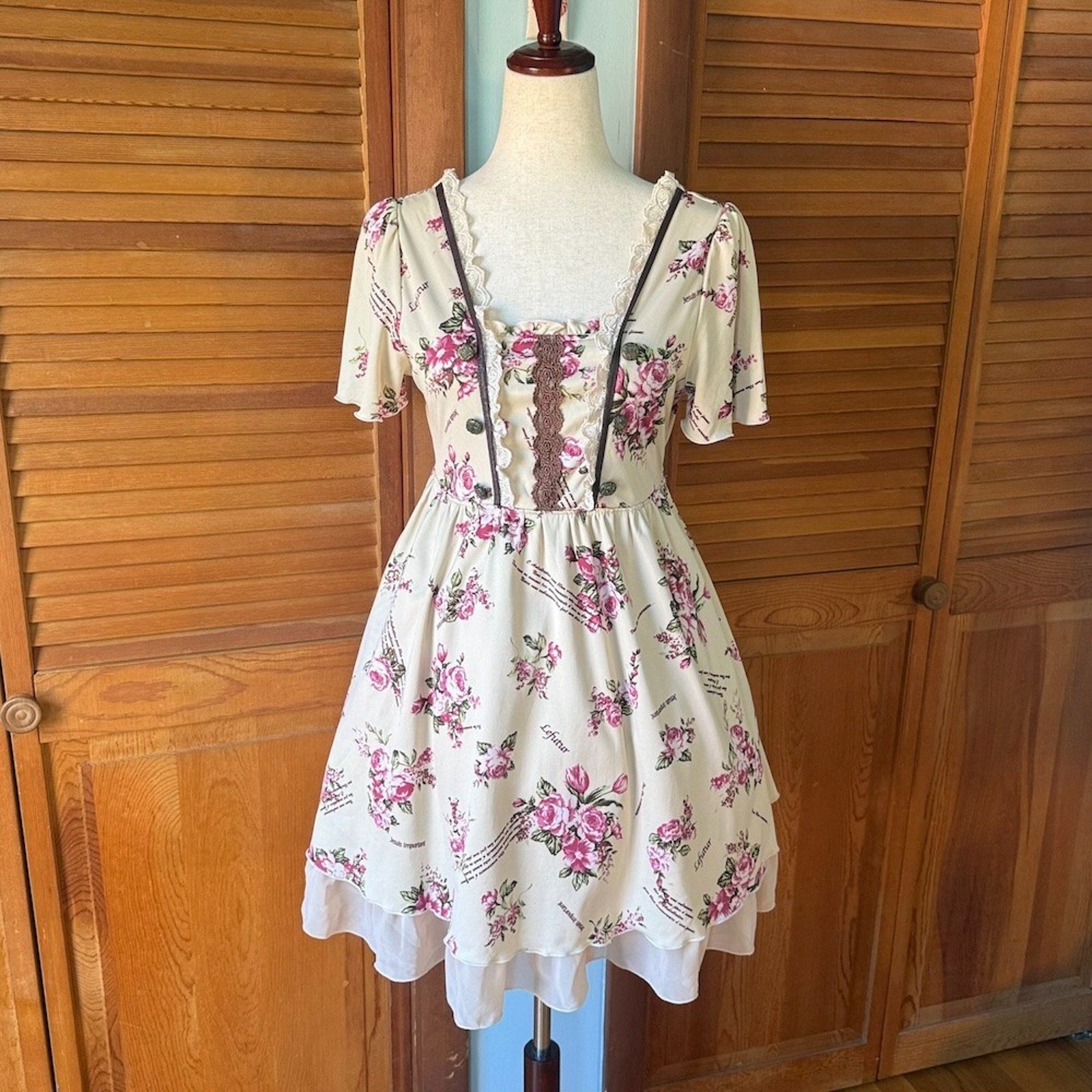 J-fashion Axes Femme Gyaru Himekaji Victorian Dollcore Ivory Rose Dress M-L