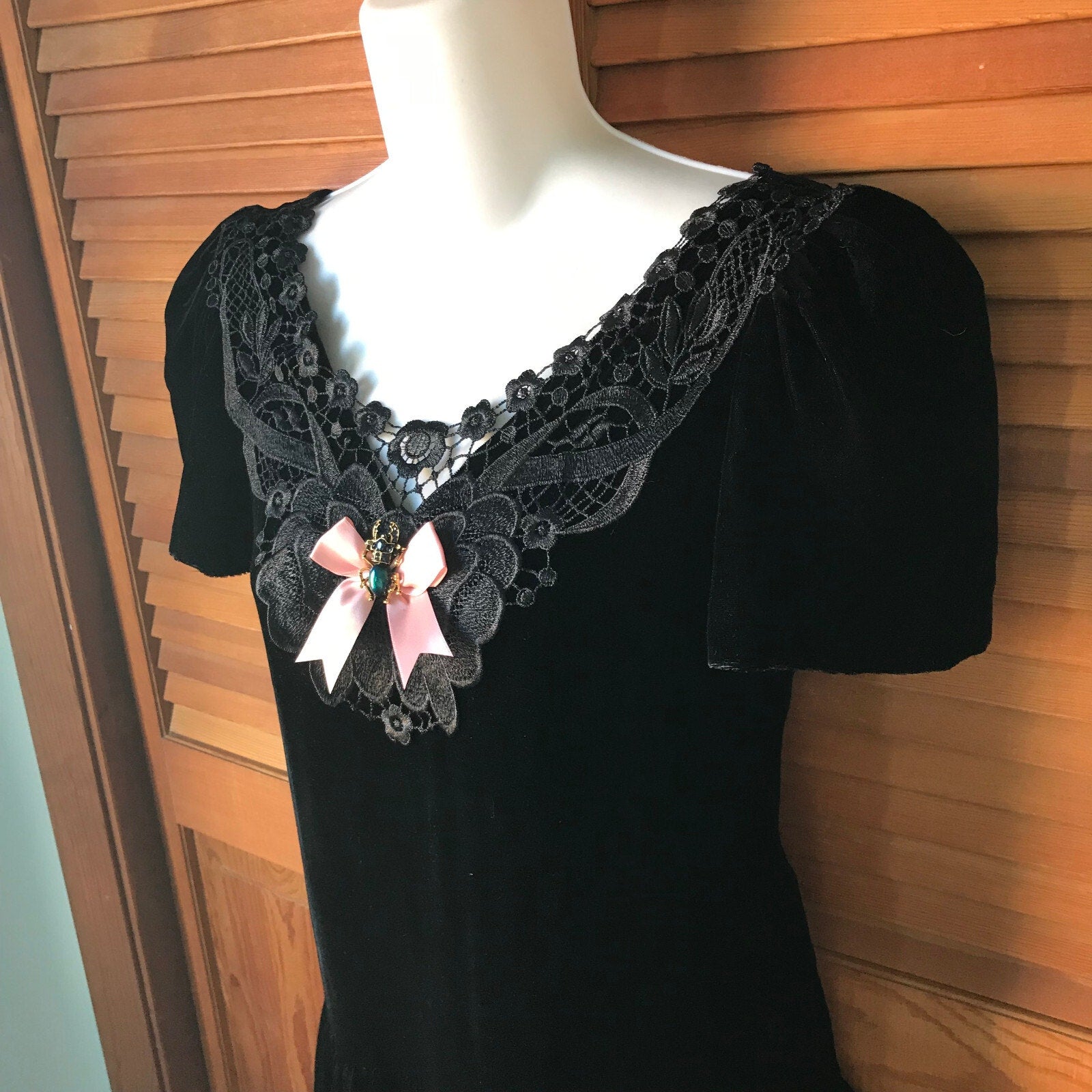 Vintage Gothic Lolita EGL Beetle Mania Black Velvet Lace & Bow Dress XS