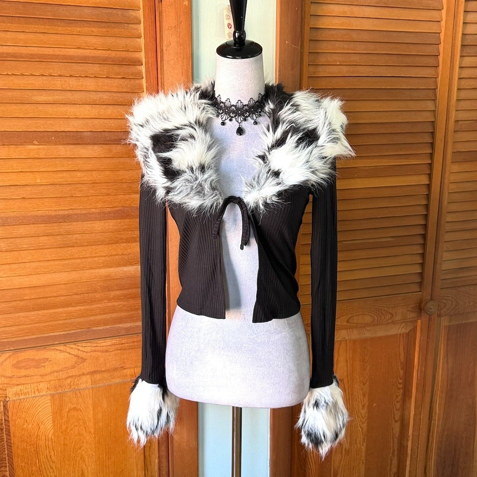 Jawbreaker Goth Punk Werewolf Mistress Faux Fur Collar & Cuffs Cardigan