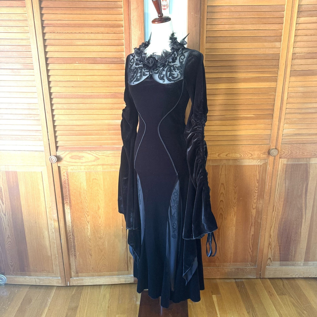 Devil Fashion Gothic Victorian Vampire Cruel Mistress Black Velvet Gown