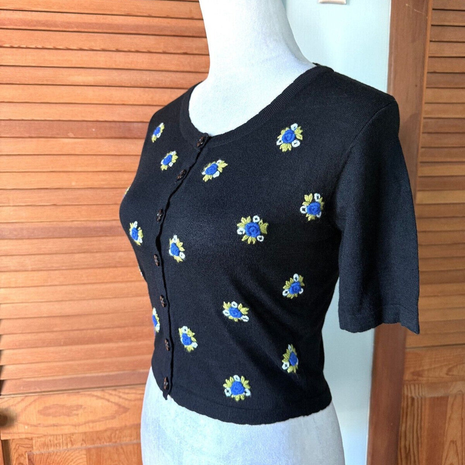 Dolls Kill Gothic Lolita EGL Kawaii Blue Flower Embroidery Black Cropped Top S