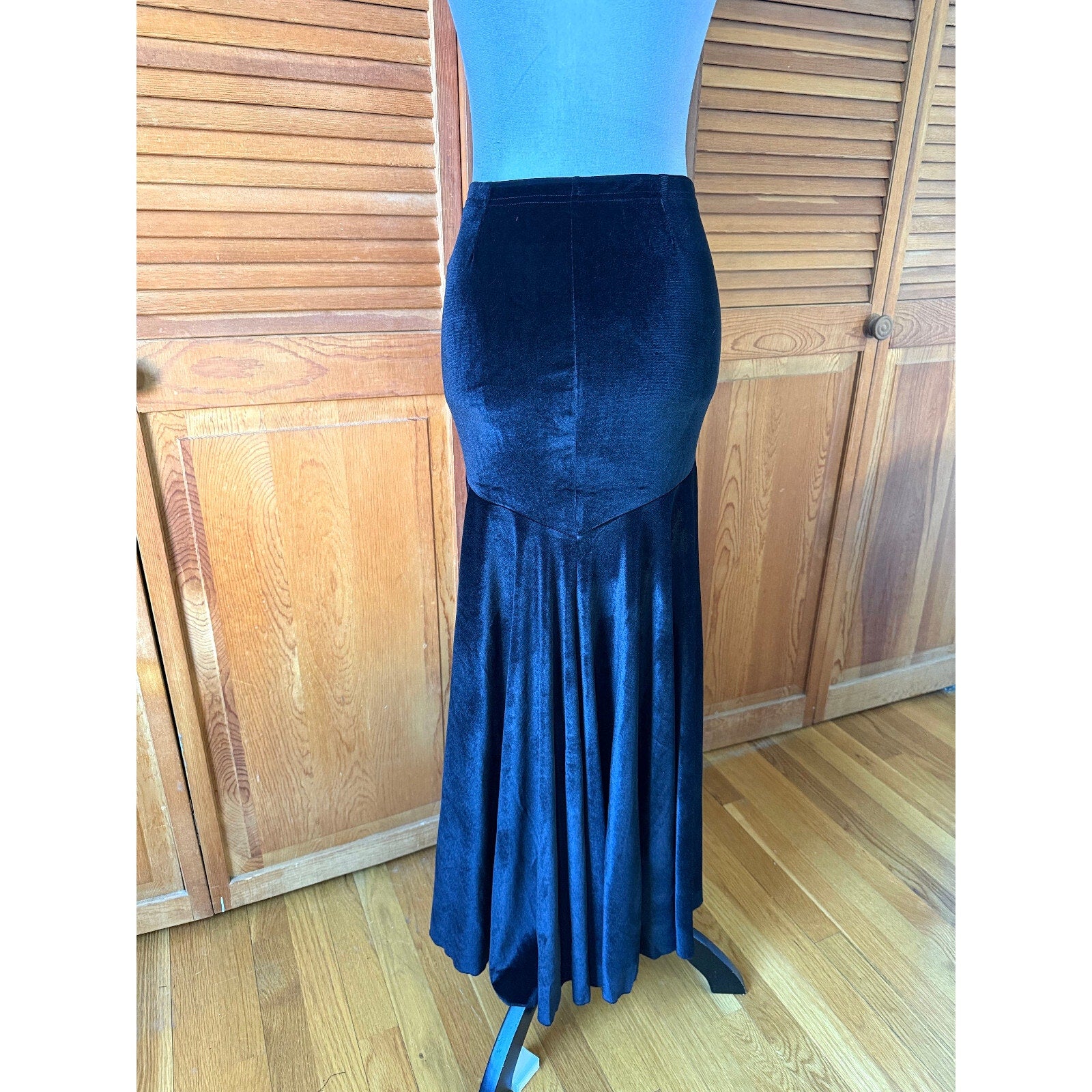 Gothic Victorian Visual Kei Velvet & Lace Black Rose Fury Mermaid Long Skirt