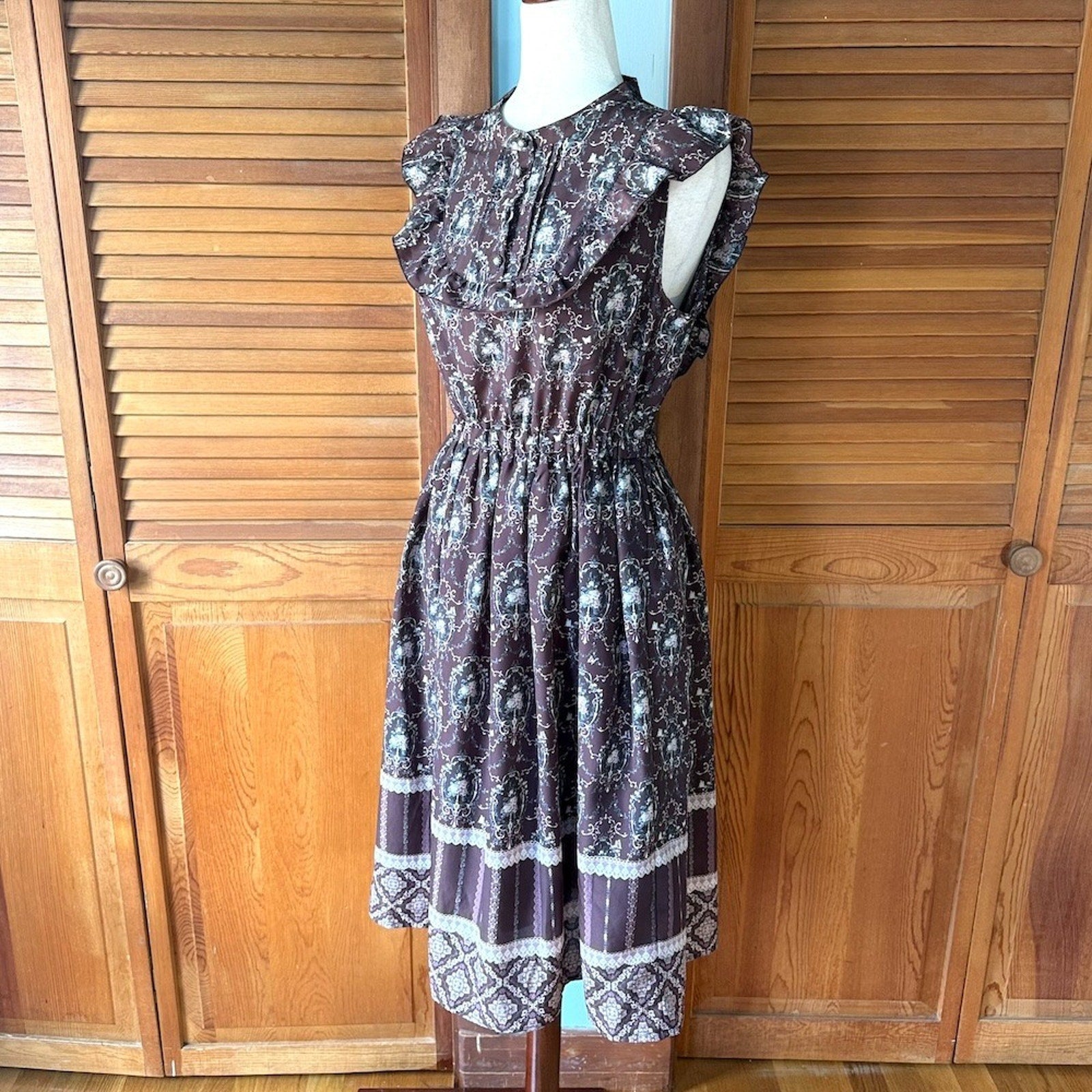 J-Fashion Axes Femme Gyaru Himekaji Brown Rose Ruffle Summer Dress M