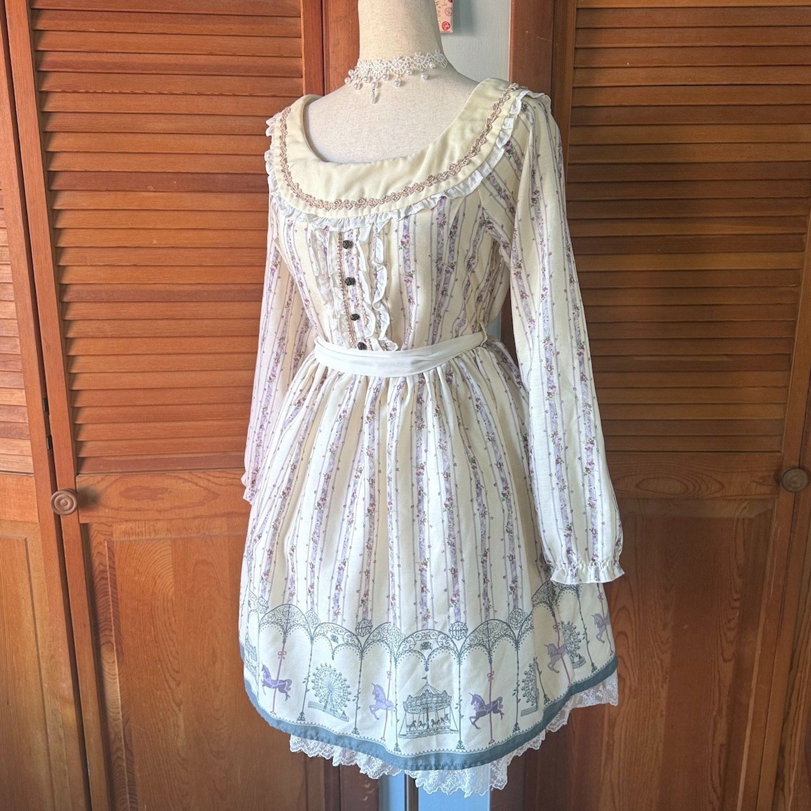 Axes Femme J-fashion Kawaii Victorian Dolly Himekaji Ivory Carousel Dress M