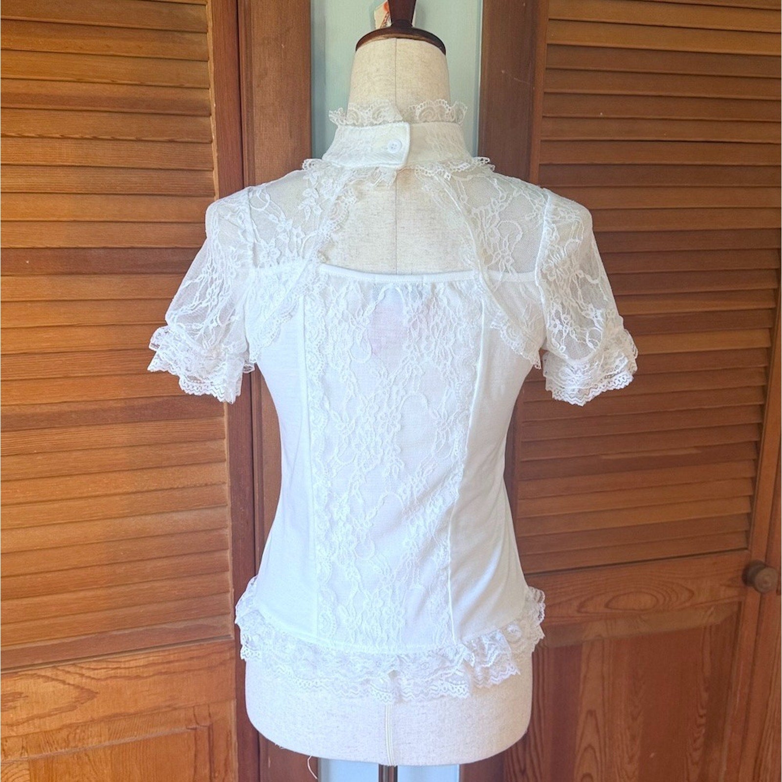 ACDC Rag J-fashion Gyaru Harajuku Dollcore Himekaji White Lace Up Cross Top