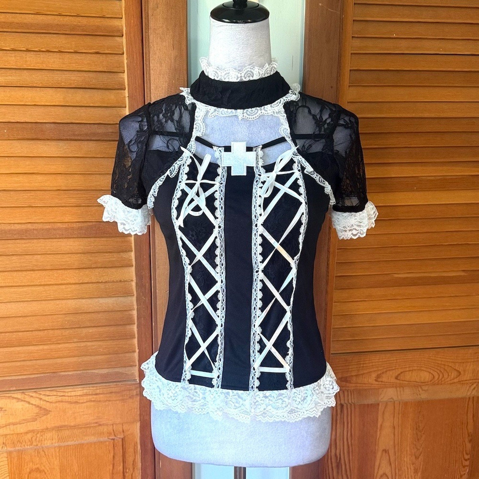 ACDC Rag J-fashion Gyaru Harajuku Dollcore Himekaji Black Lace Up Cross Top