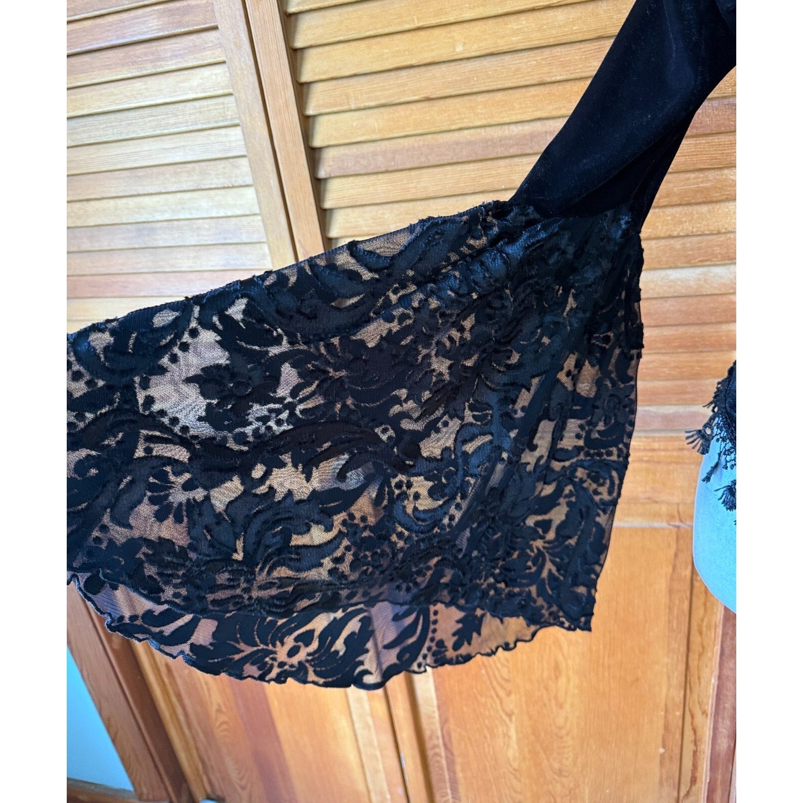 Devil Fashion Gothic Victorian Vampire Black Velvet Beaded Rose & Lace Top