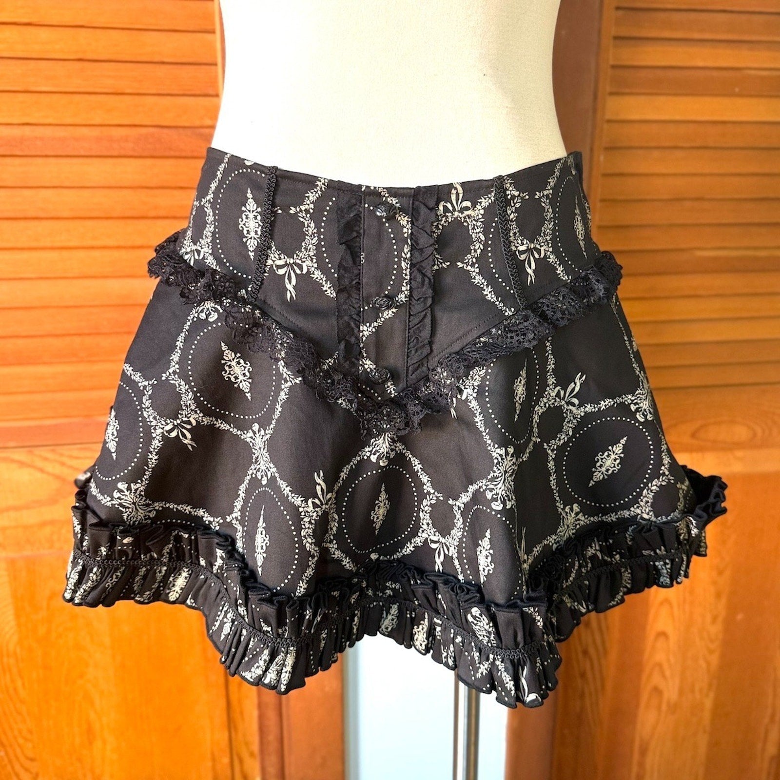 Vintage Lip Service Gothic Victorian Black & White Medallion Mini Skirt M
