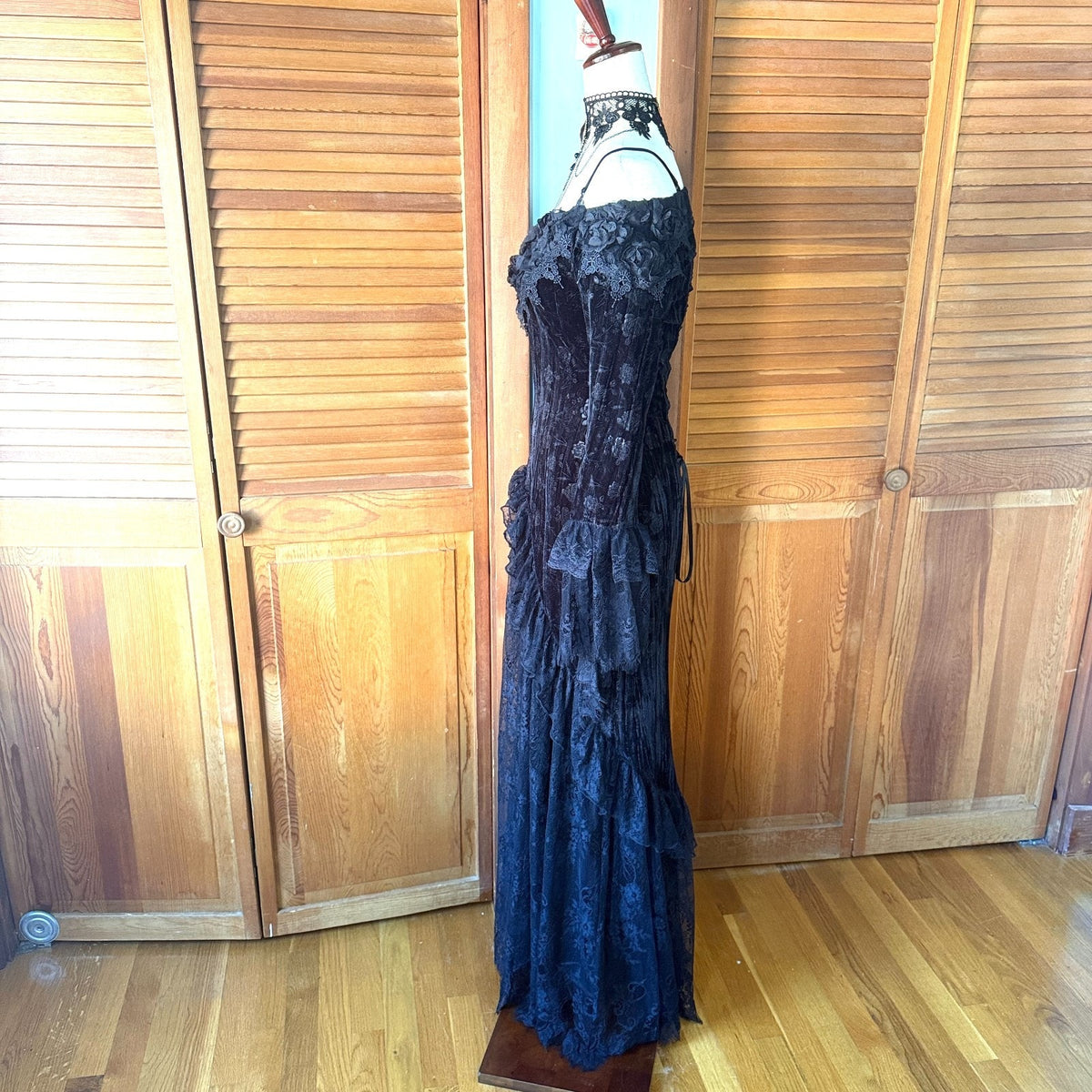 Dark in Love Gothic Victorian Vampire Rose Luxe Black Velvet & Lace Gown