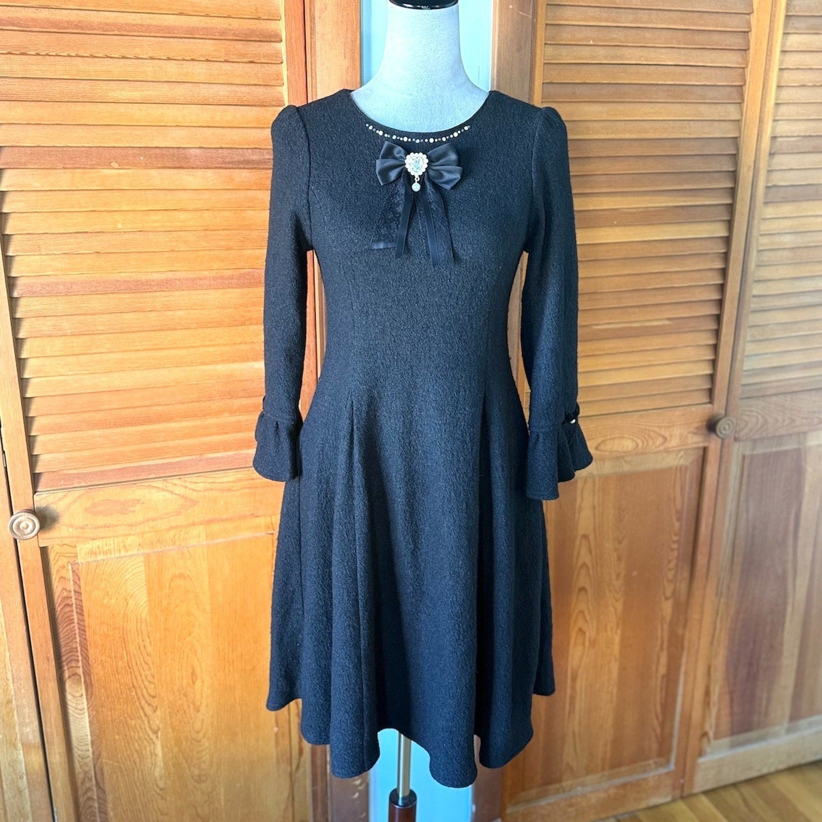 Lodispotto J-fashion Gyaru Jirai Black Wool Blend Beaded Bow Winter Dress M