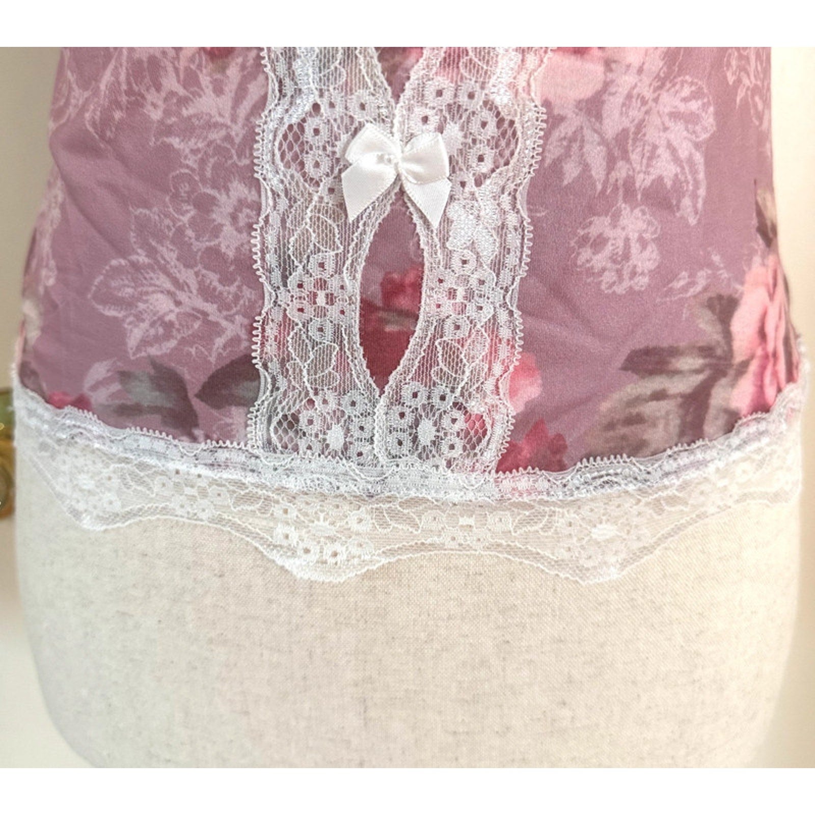 Whimsigoth Pastel Goth Victorian J-fashion Lolita Pink Rose White Lace Cami