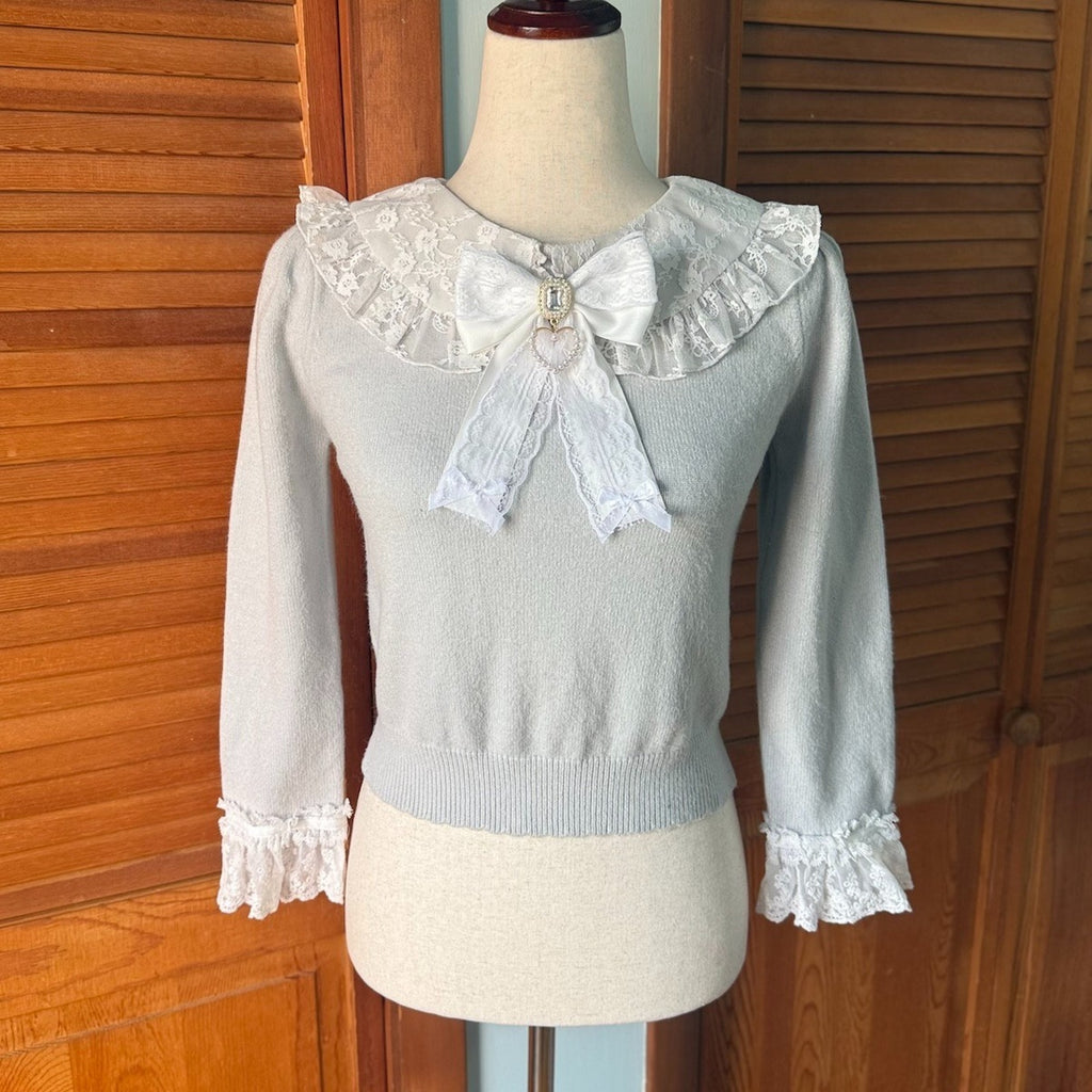 Evelyn J-Fashion Gyaru Jirai Coquette Cropped Gray & White Lace Sweater Top S