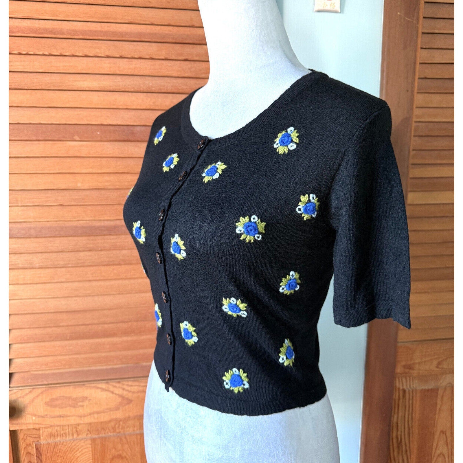 Dolls Kill Gothic Lolita EGL Kawaii Blue Flower Embroidery Black Cropped Top S