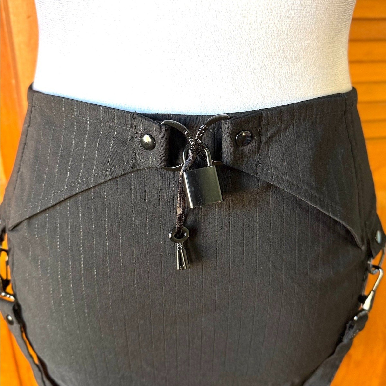 Vintage Lip Service Gangsta Pranksta Goth Punk Lock Bondage Strap Skirt M